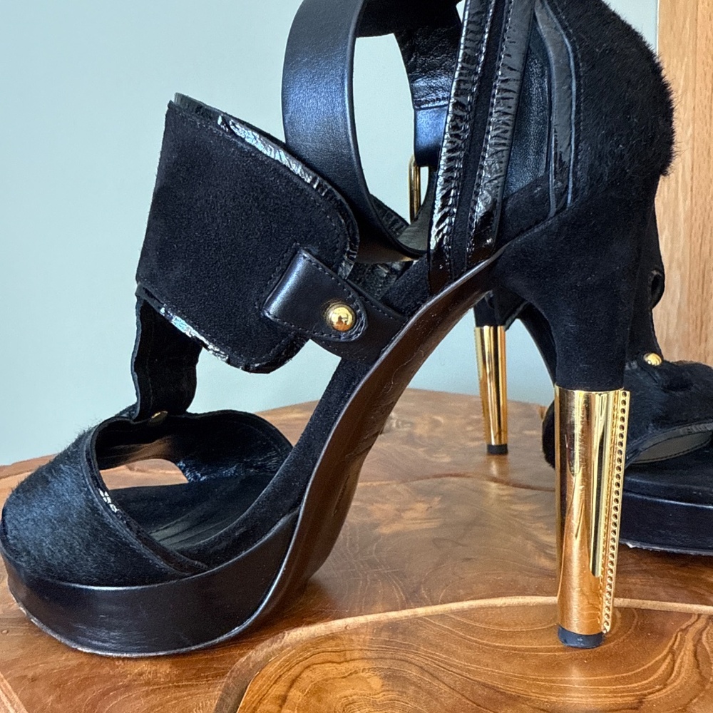 Shoes - Picture 4 of 4